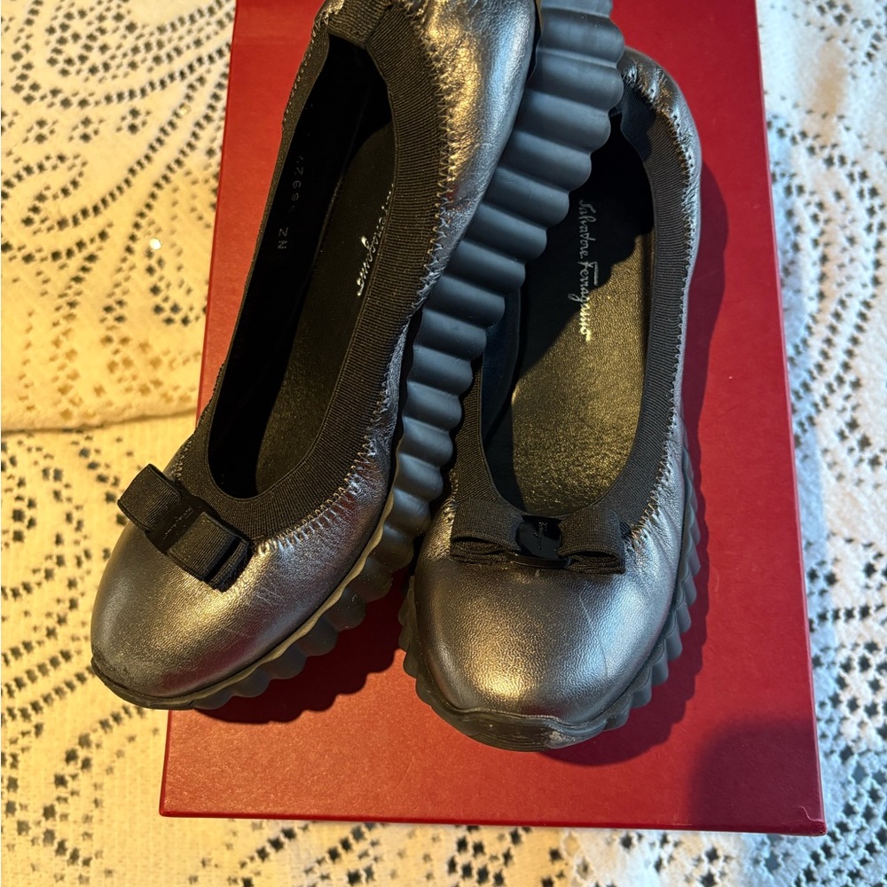 Salvatore Ferragamo Anthracite “Dolly” Flats